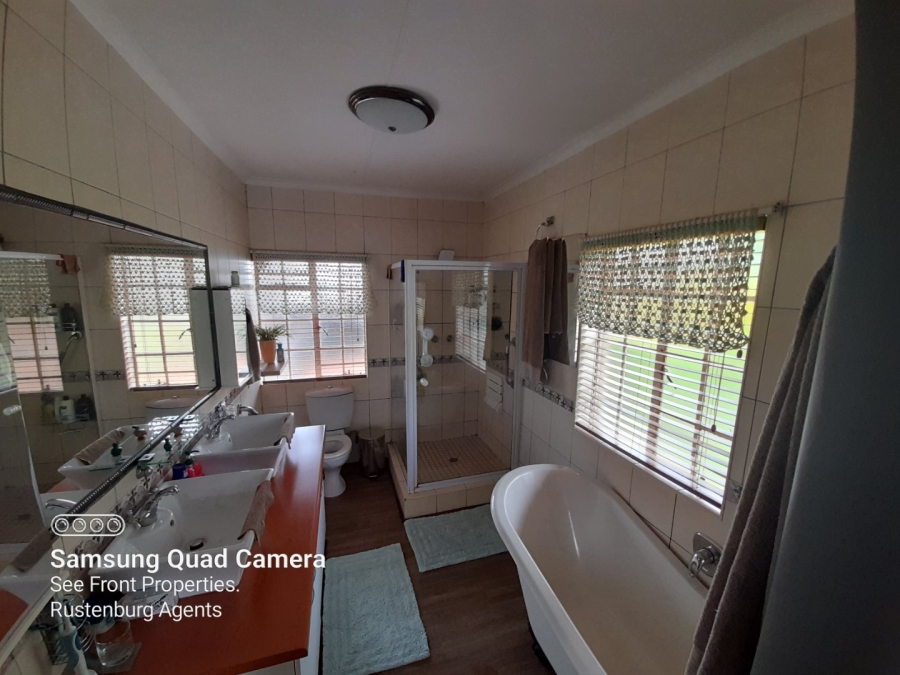 3 Bedroom Property for Sale in Safari Gardens North West